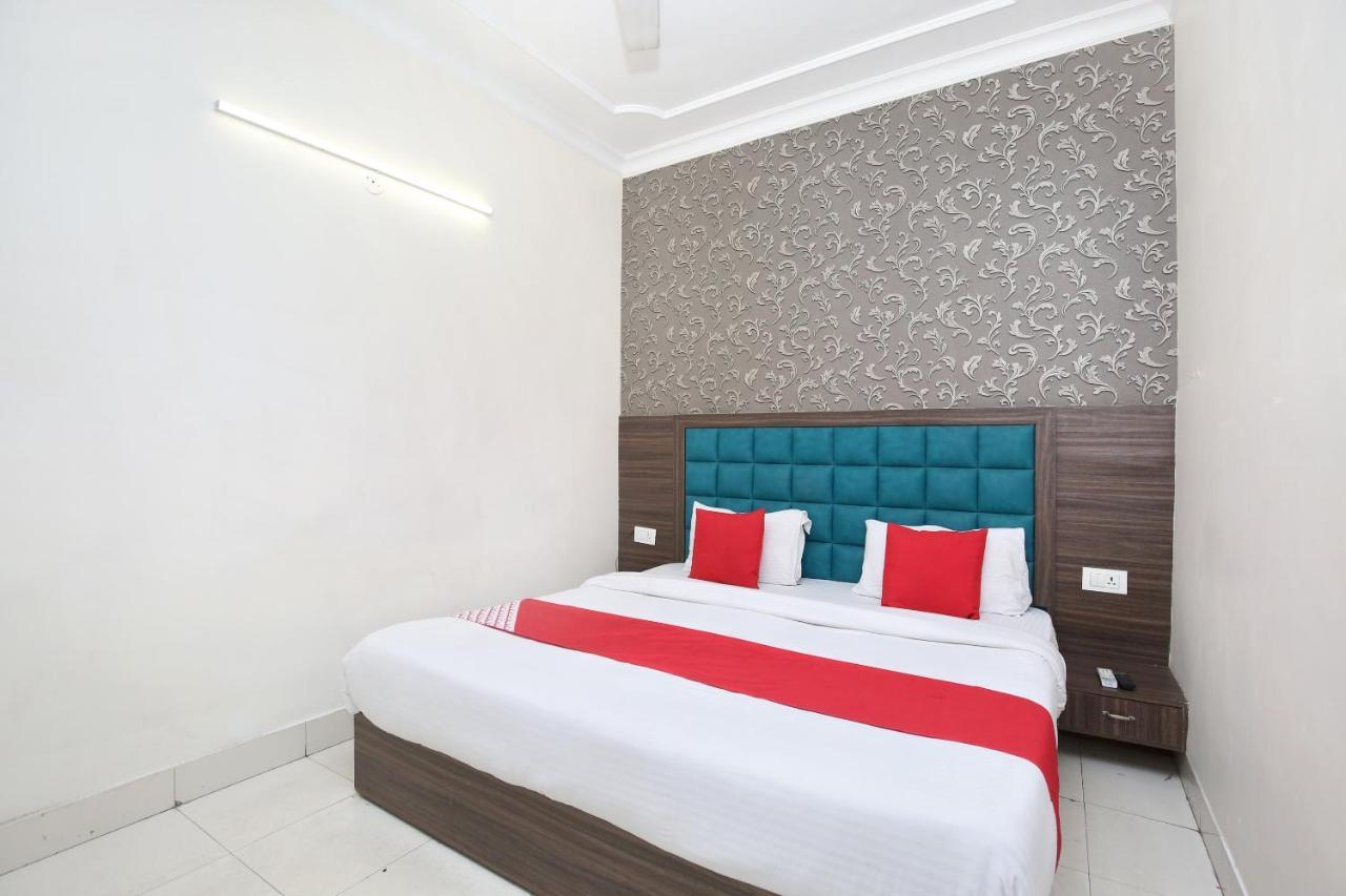 Oyo 12354 Hotel Sangreela Amritsar Exterior foto