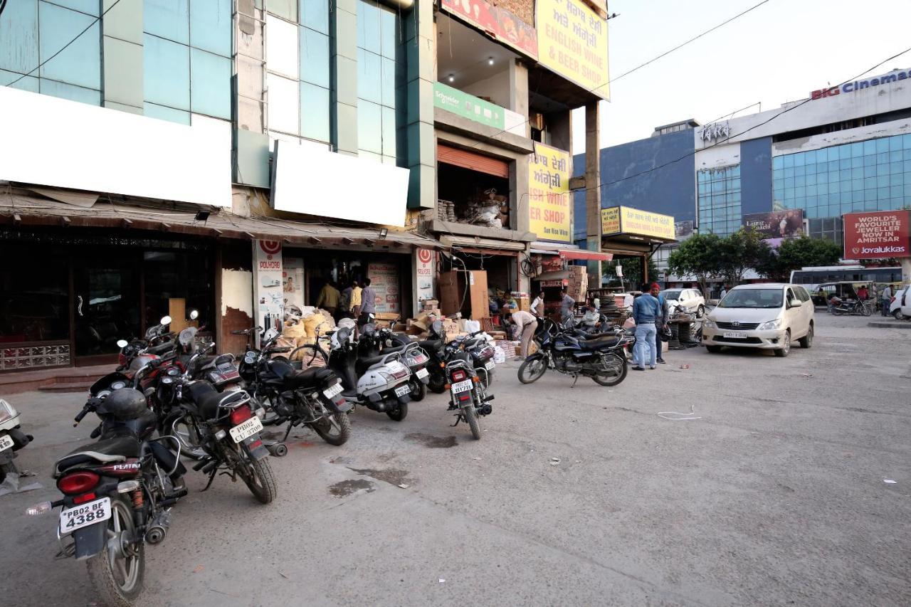 Oyo 12354 Hotel Sangreela Amritsar Exterior foto