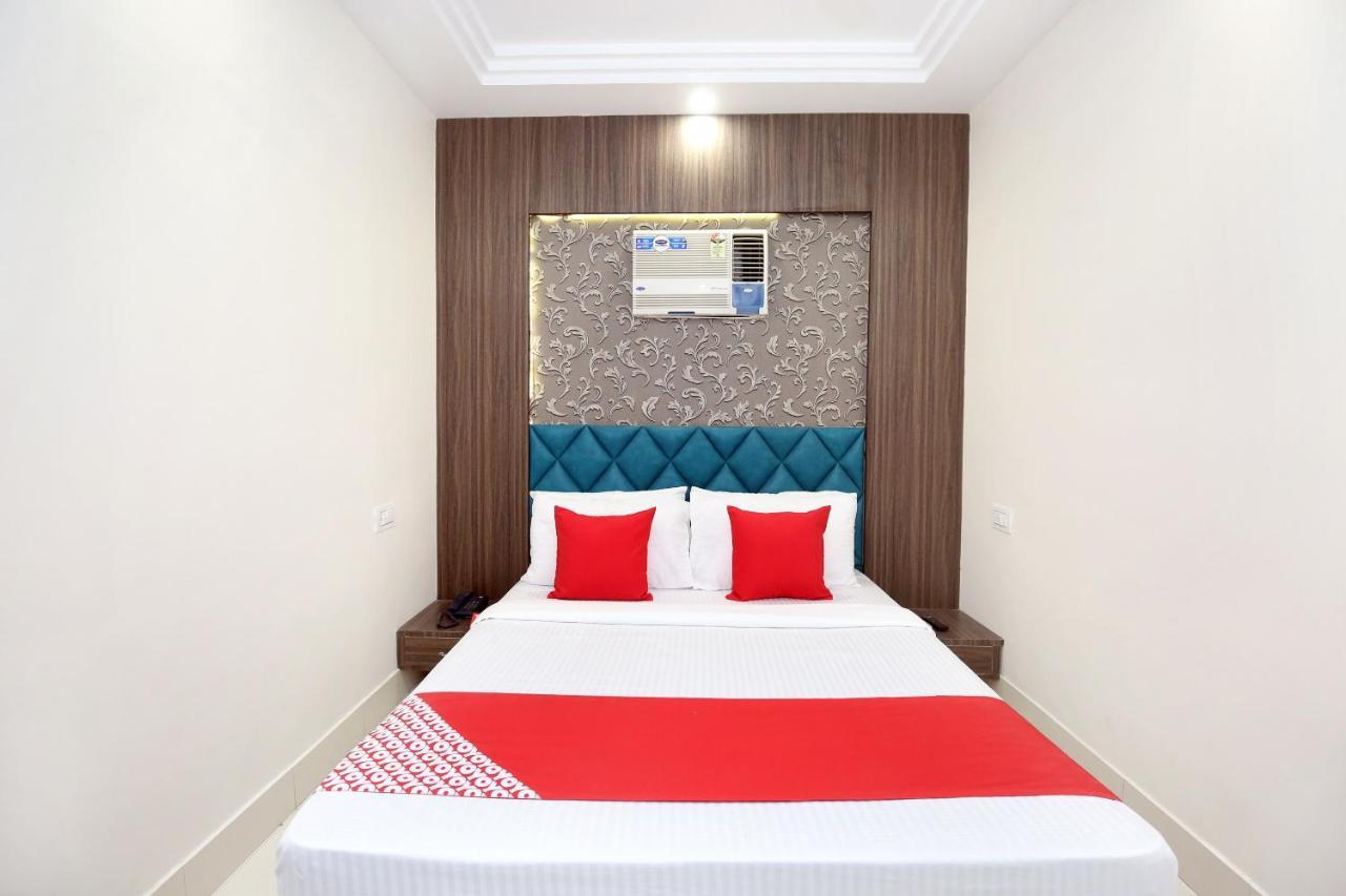 Oyo 12354 Hotel Sangreela Amritsar Exterior foto