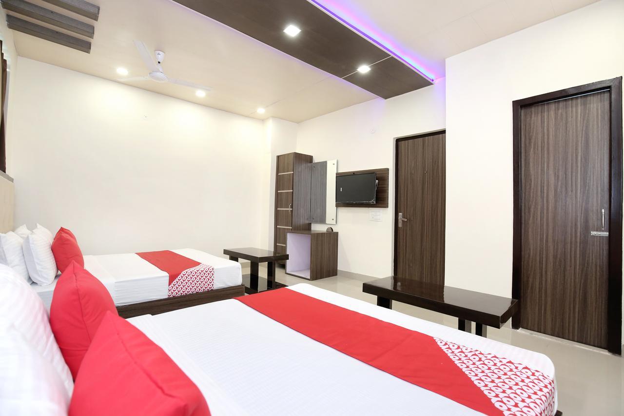Oyo 12354 Hotel Sangreela Amritsar Exterior foto