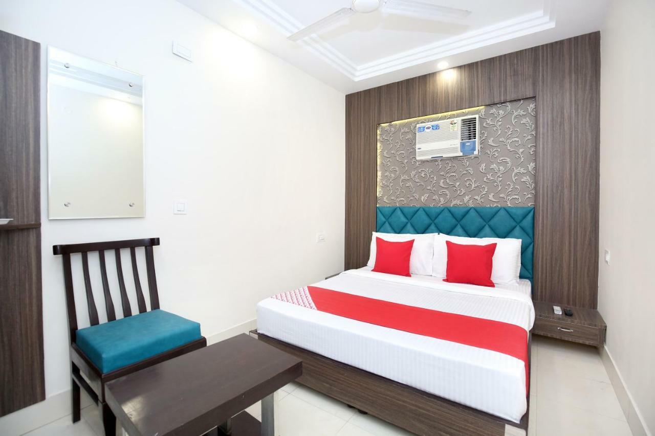 Oyo 12354 Hotel Sangreela Amritsar Exterior foto